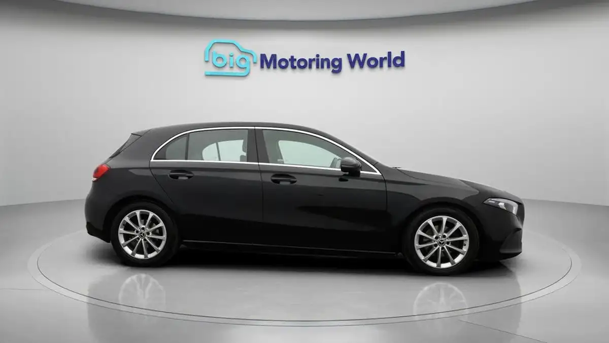 2018-mercedes-benz-a-class-15d-a180d-sport-116ps-ss-hatchback-5d-7g-dct-big-8