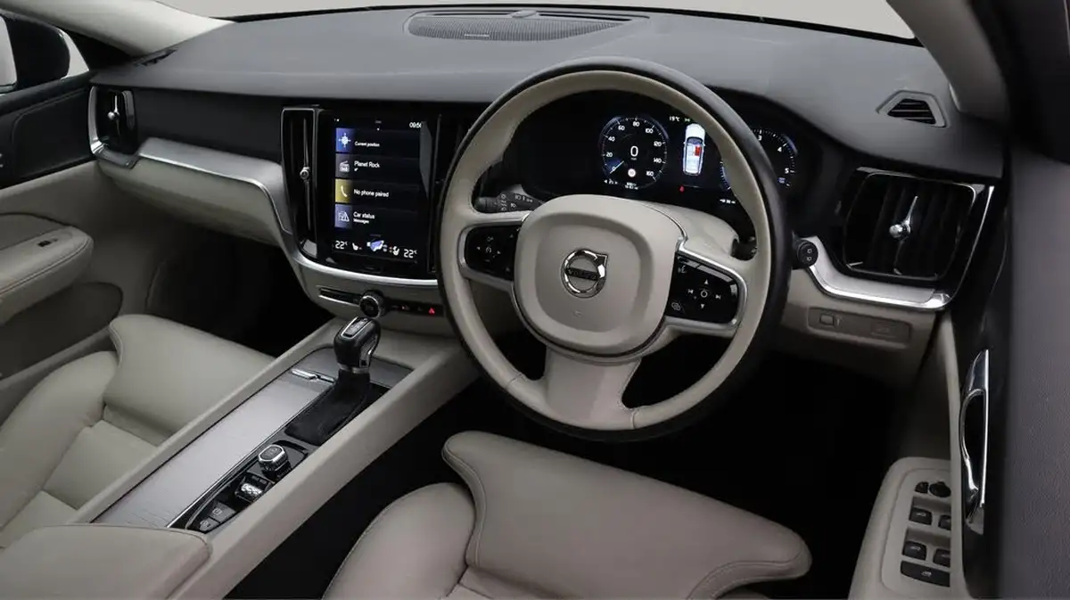 2020-volvo-v60-20td-d4-cross-country-plus-big-9