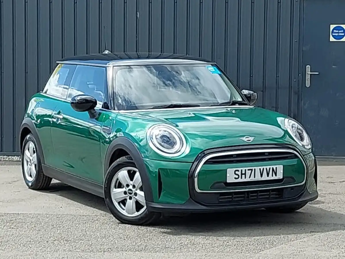 2021-mini-cooper-15-cooper-classic-hatchback-3d-big-0