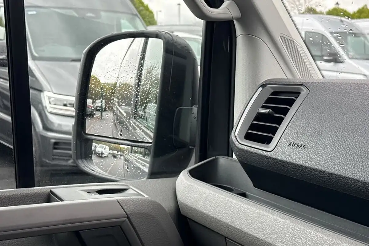 2024-volkswagen-crafter-20tdi-cr35-mwb-commerce-plus-140pseu6d-big-47