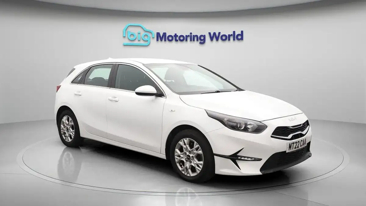 2021-kia-ceed-10-t-gdi-2-hatchback-big-1