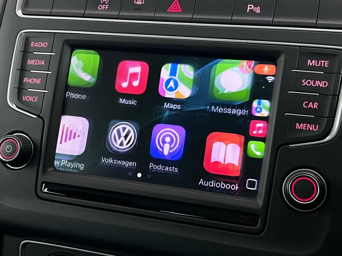 2016-volkswagen-polo-big-30