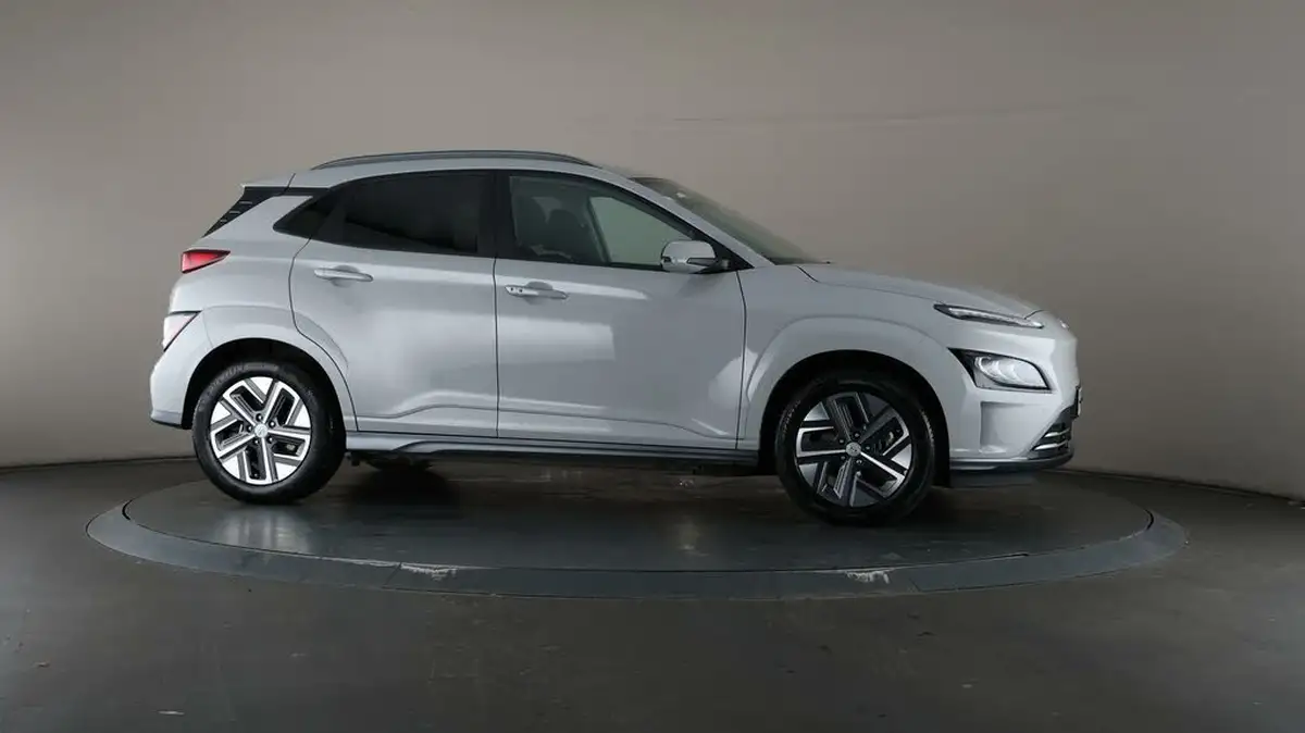 2022-hyundai-kona-e-premium-204ps-64kwh-7kw-obc-big-61