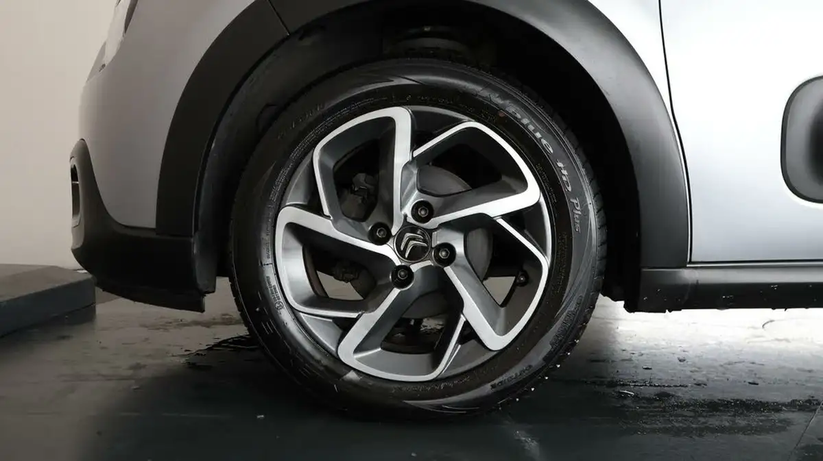 2021-citroen-c3-12-puretech-shine-83ps-big-18