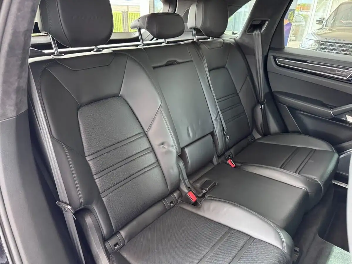 2018-porsche-cayenne-40-v8-turbo-big-15