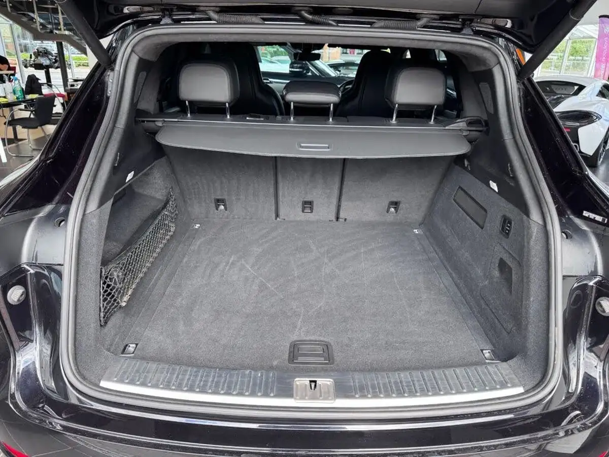 2018-porsche-cayenne-40-v8-turbo-big-19