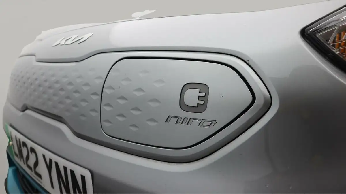2022-kia-niro-ev-e-2-big-21