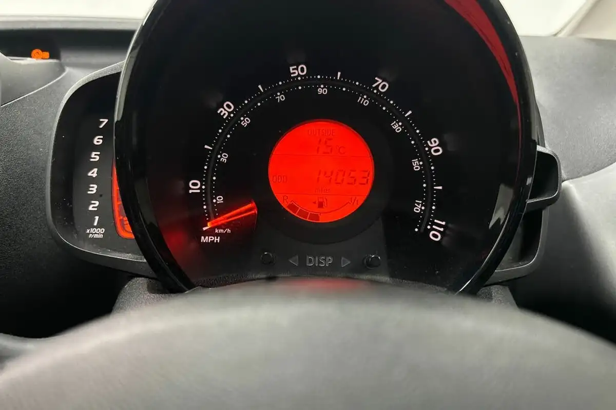 2019-toyota-aygo-10-vvt-i-x-plore-big-9