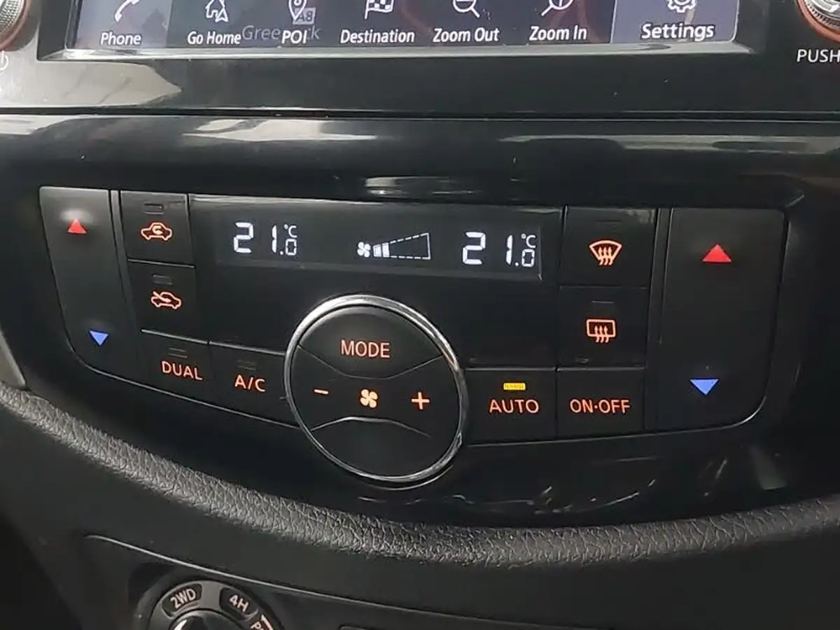 2021-nissan-navara-23dci-tt-tekna-8-navileather-auto-big-15