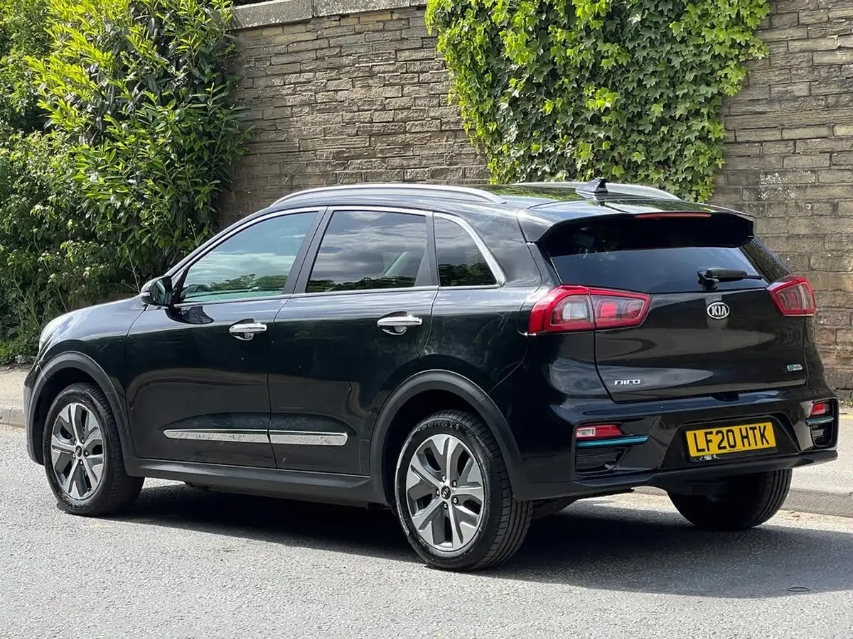 2020-kia-e-niro-ev-first-edition-big-11