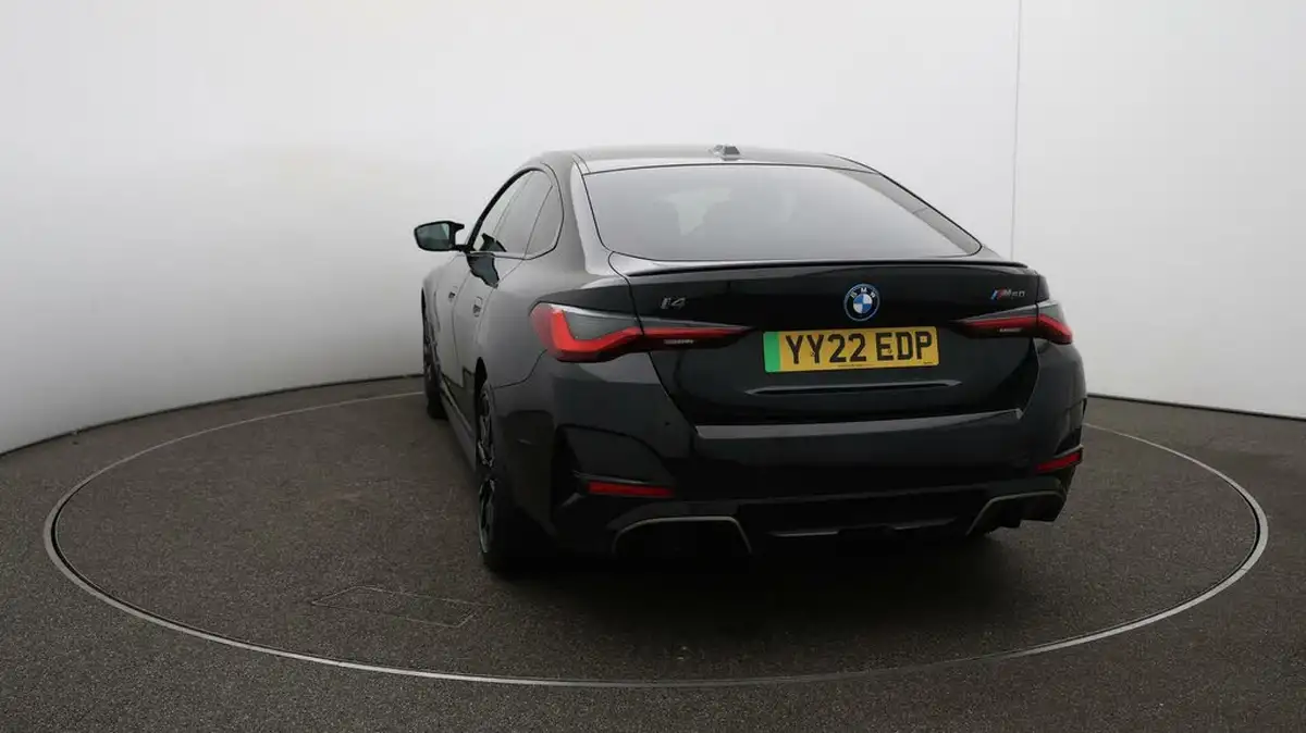 2022-bmw-i4-e-m50-big-64