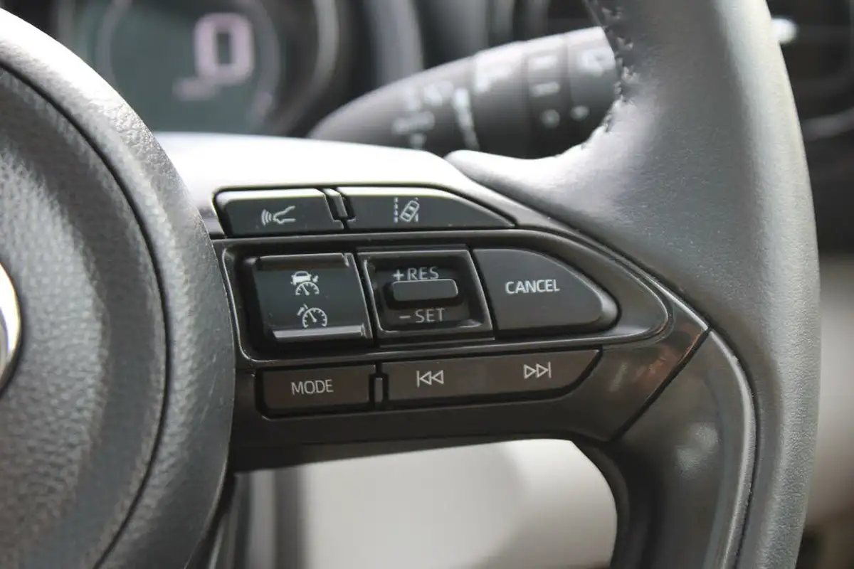 2023-toyota-yaris-15-vvt-i-excel-big-25