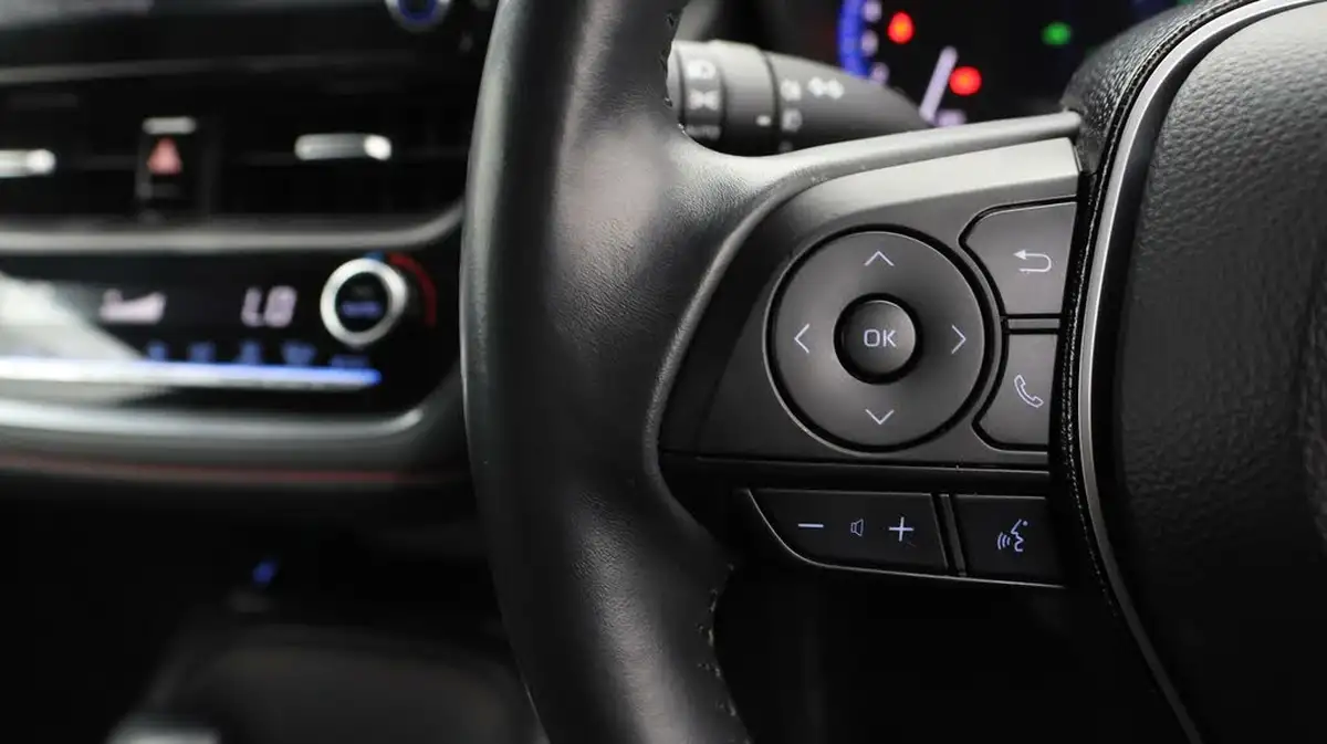 2020-toyota-corolla-18-vvt-i-excel-trk-hatchback-big-20