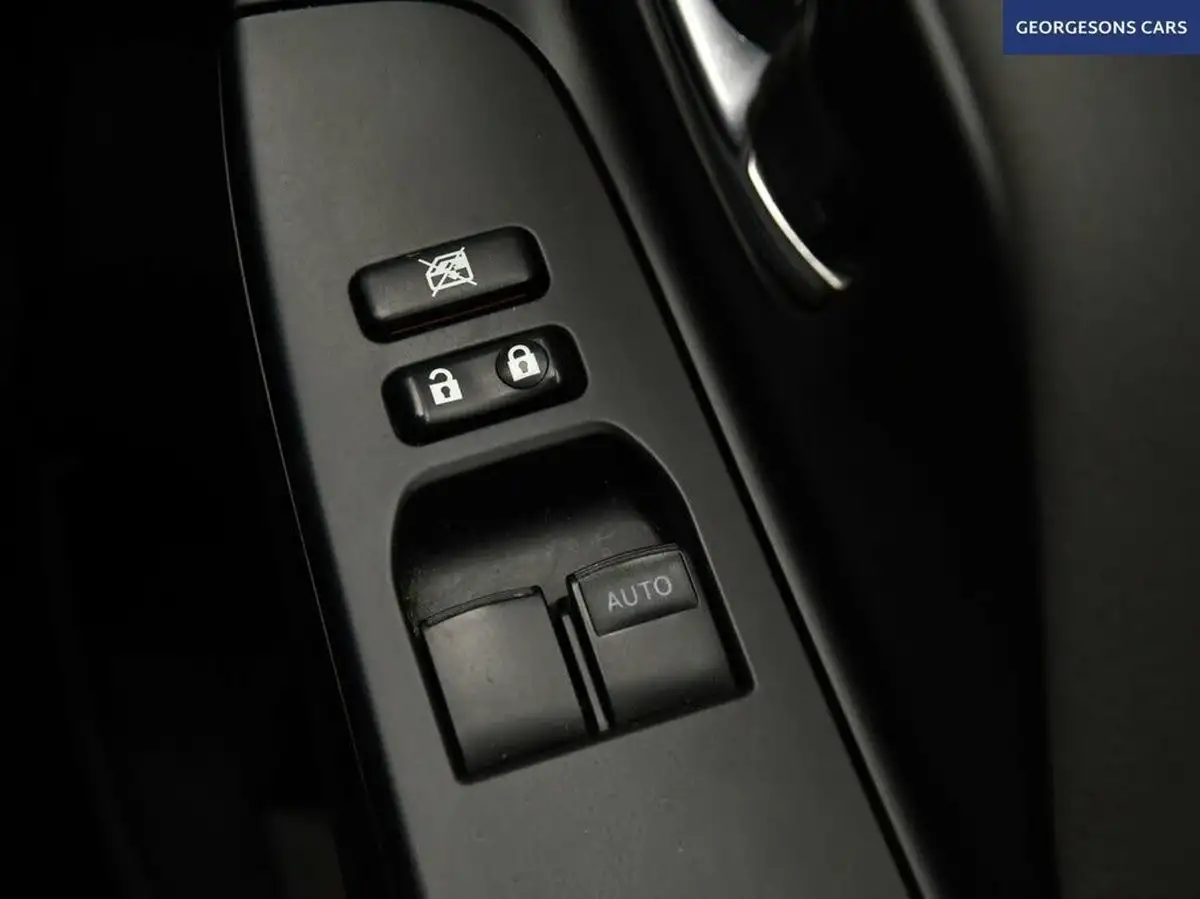 2020-toyota-yaris-15-vvt-i-icon-98bhp-hybrid-1497cc-e-cvt-big-34