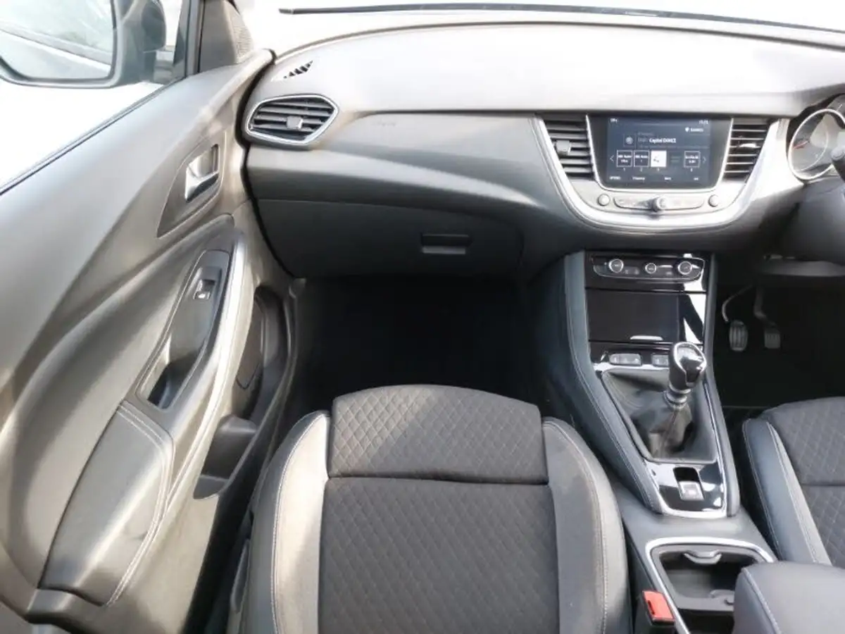 2019-vauxhall-grandland-x-12-sport-nav-big-9