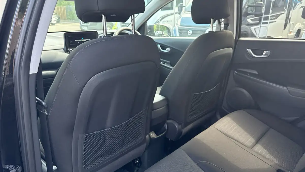 2022-hyundai-kona-16-gdi-premium-big-13