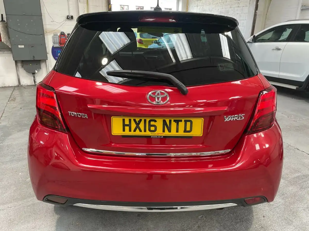 2016-toyota-yaris-133-design-big-5