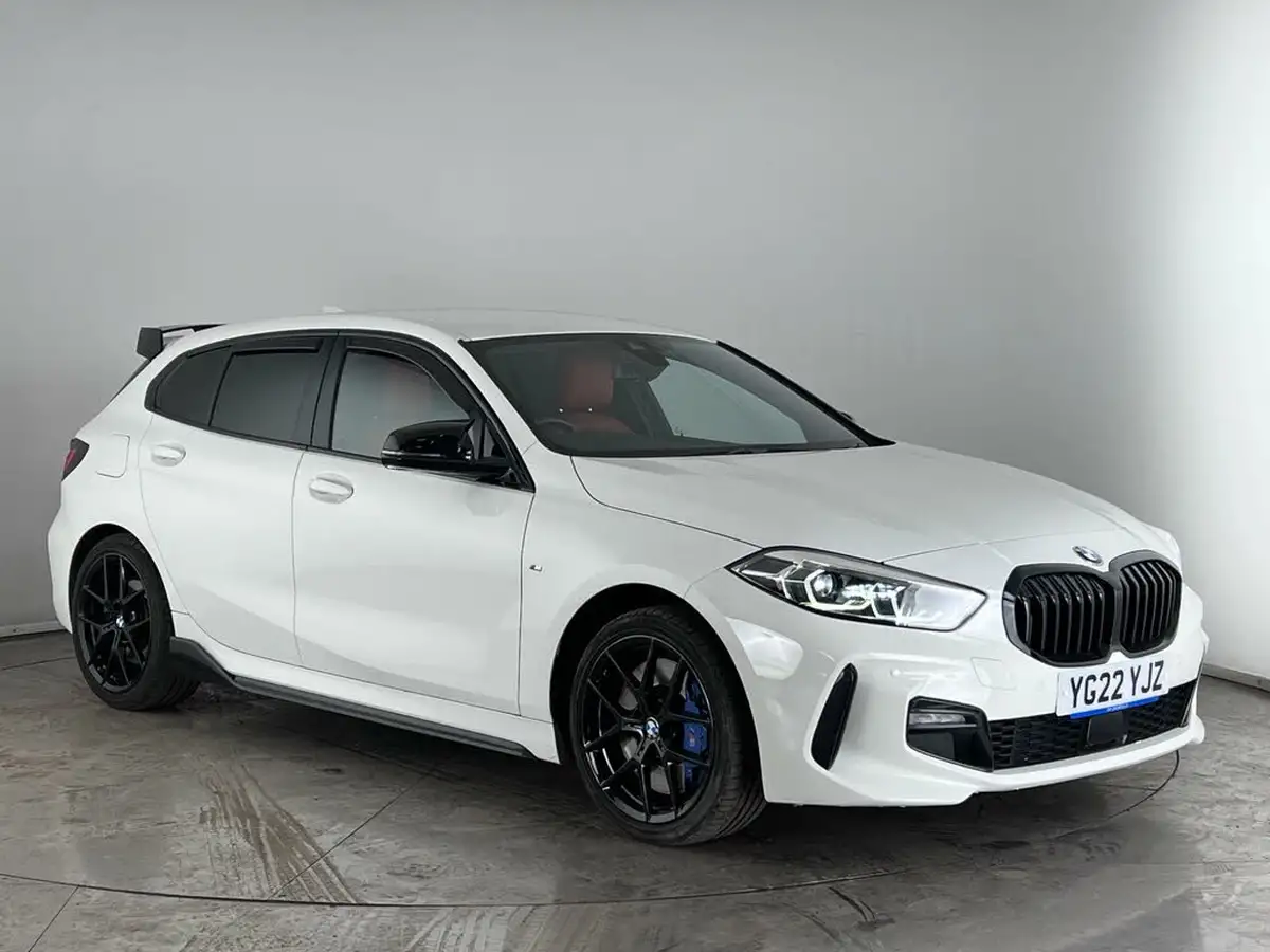 2022-bmw-1-series-15td-116d-m-sport-big-0