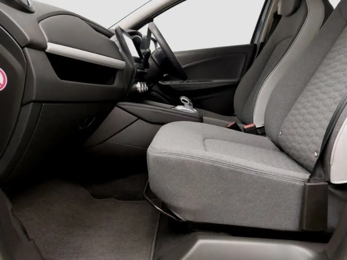 2021-renault-zoe-e-iconic-135ps-r135ev50-rapid-charge-big-4