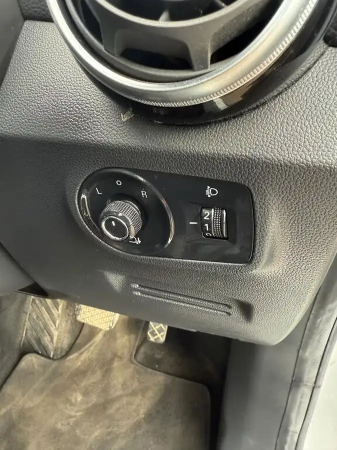 2021-mg-zs-suv-e-exclusive-ev-big-8