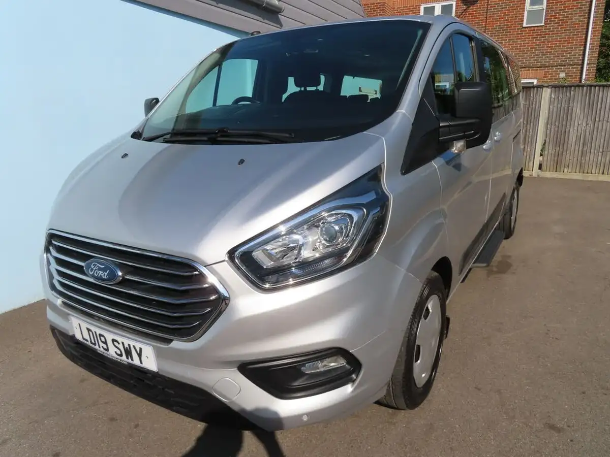 2019-ford-tourneo-custom-20tdci-320-l2-shuttle-bus-130pseu6dt-auto-big-6