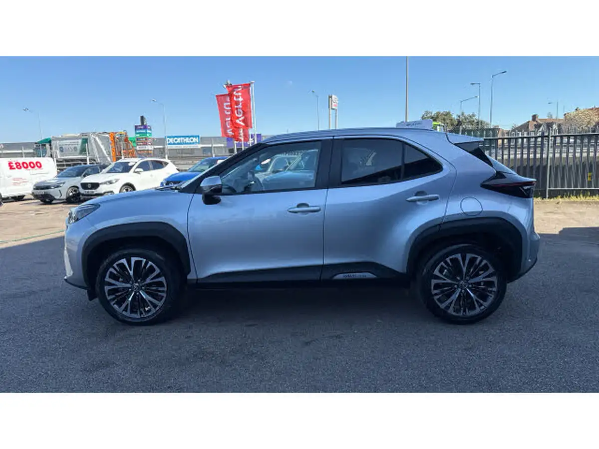 2022-toyota-yaris-cross-15-vvt-i-excel-big-20