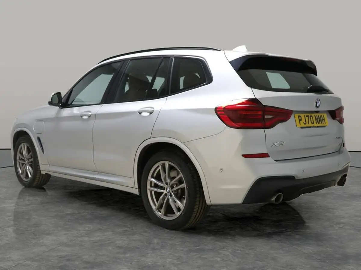 2020-bmw-x3-20-xdrive-30e-m-sport-big-11