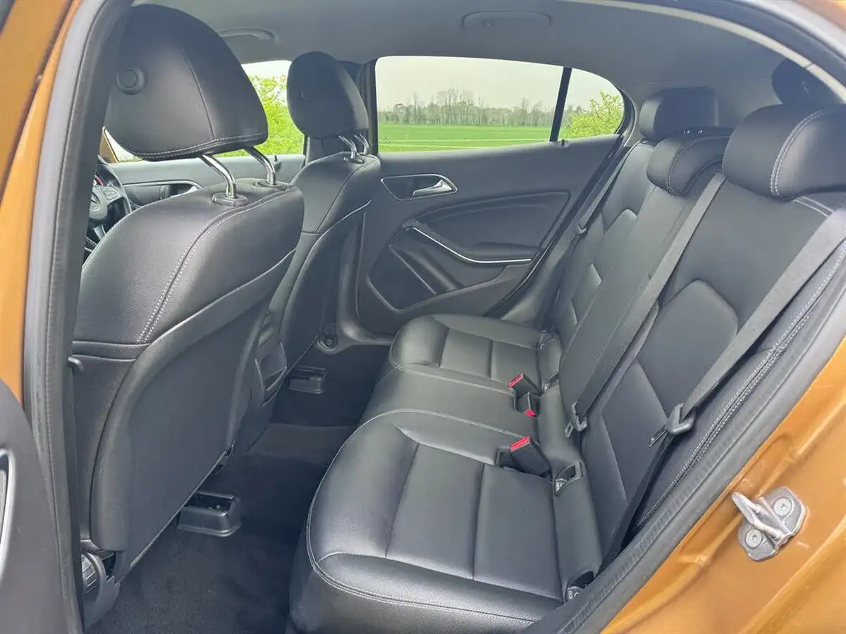 2017-mercedes-benz-gla-class-16-gla-200-se-executive-big-15
