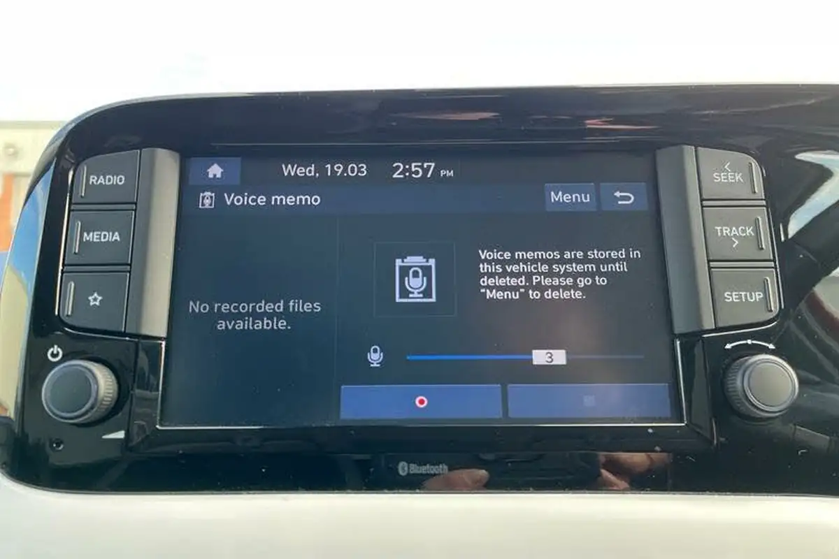 2022-hyundai-i10-12-premium-auto-big-27