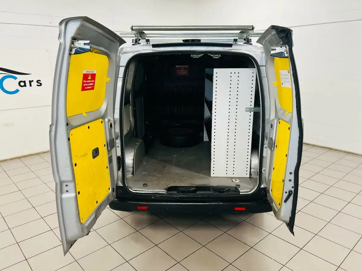 2019-nissan-env200-e-acenta-panel-van-auto-big-17