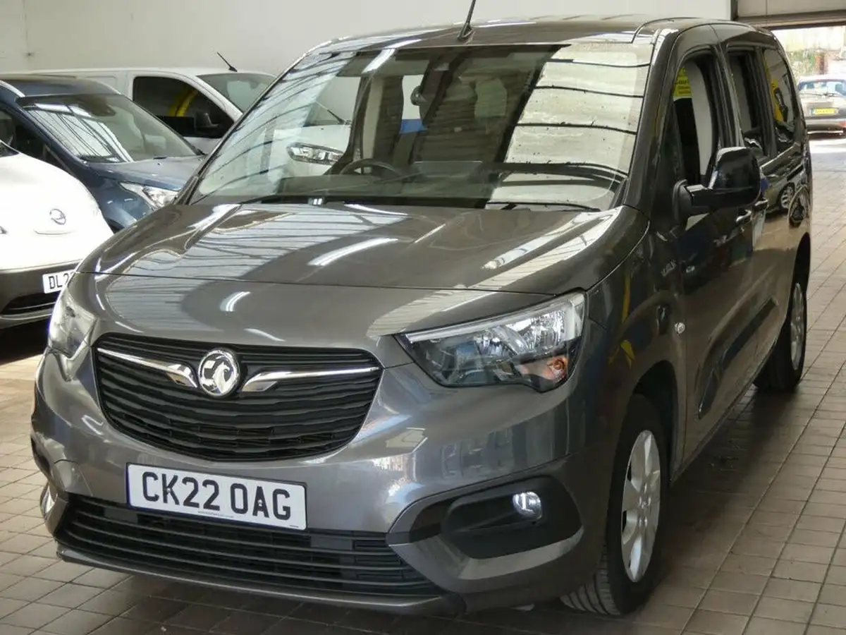 2022-vauxhall-combo-life-15-se-xl-100ps-big-8
