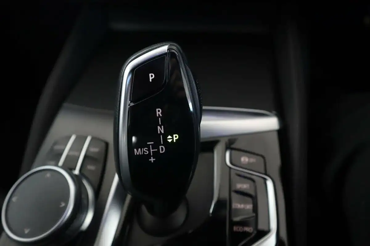 2021-bmw-5-series-20td-520d-m-sport-mht-saloon-4d-big-22