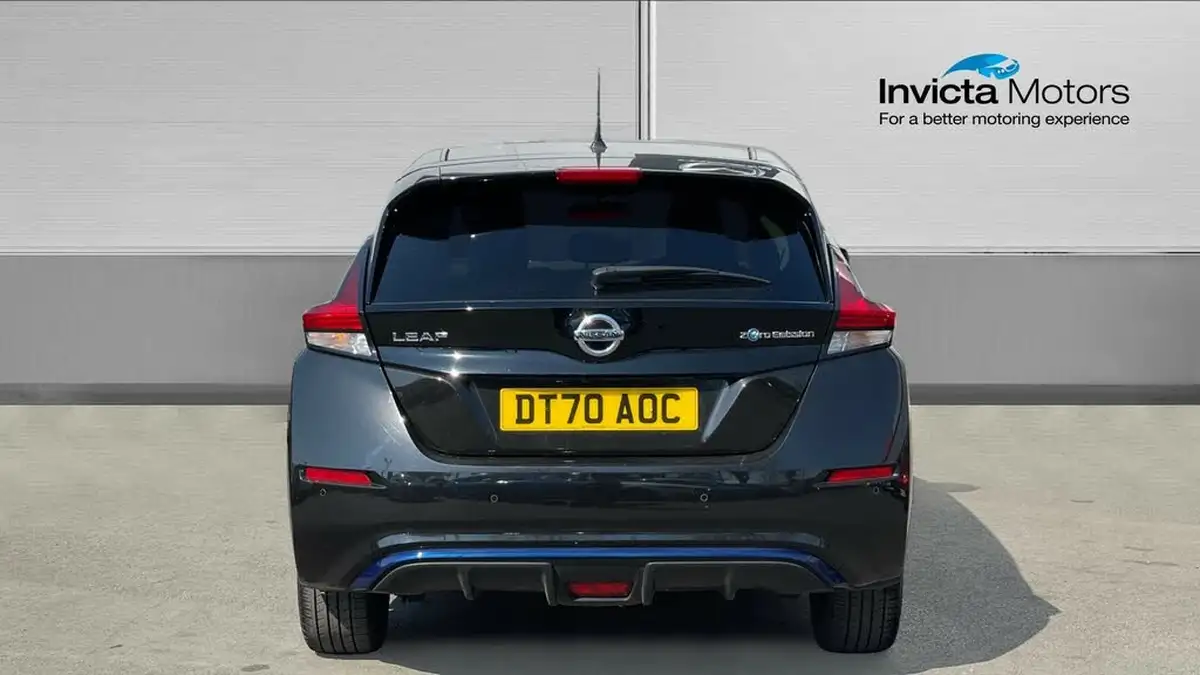 2020-nissan-leaf-e-e-n-tec-big-3