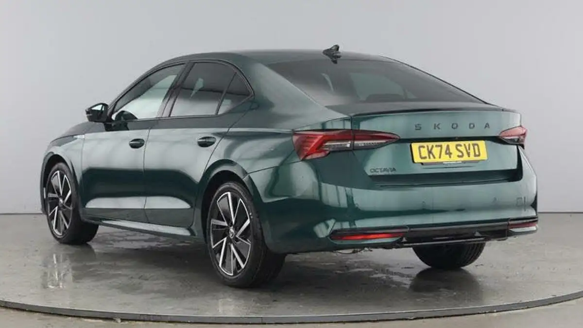 2025-skoda-octavia-15-tsi-e-tec-sportline-hatchback-big-2
