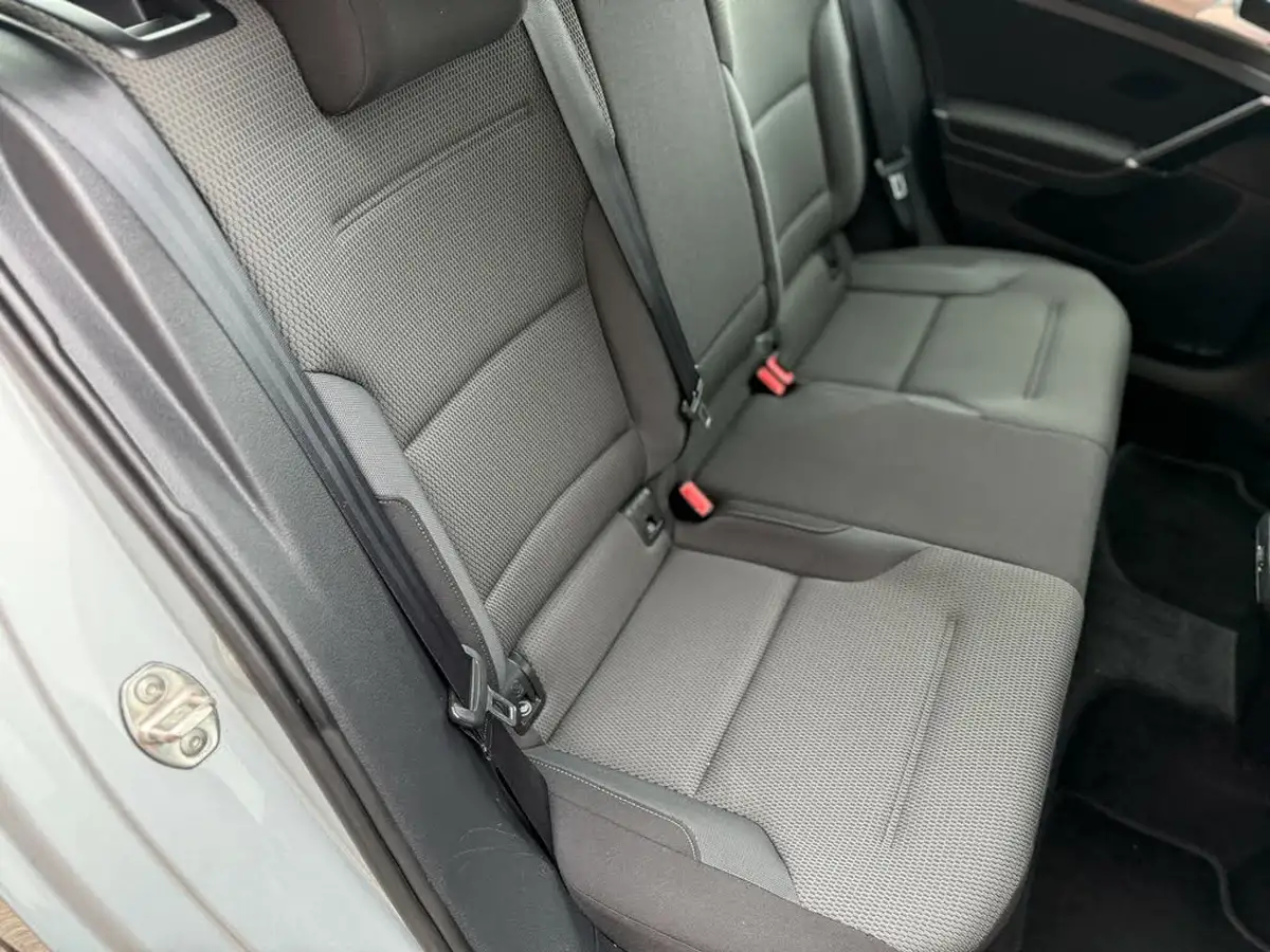 2014-volkswagen-golf-16tdi-se-ss-hatchback-5d-big-25