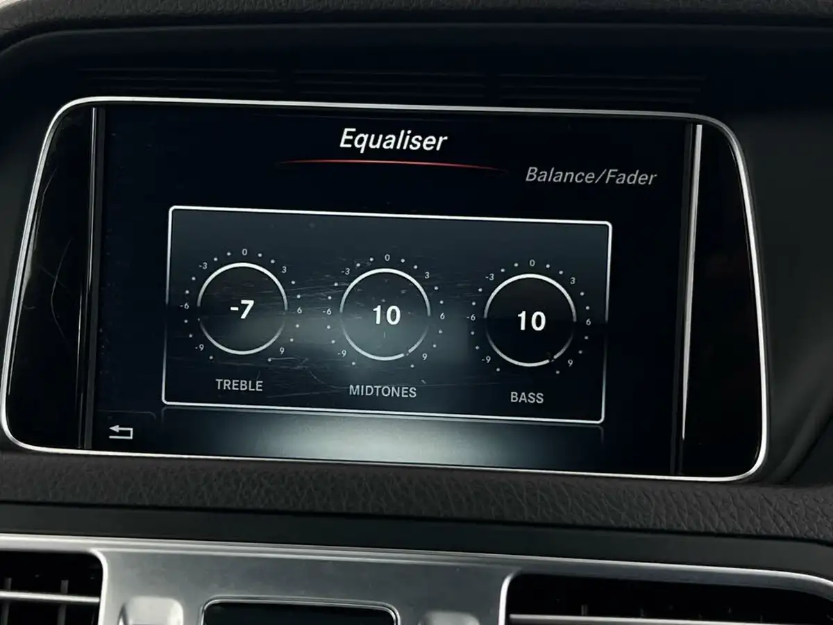 2015-mercedes-benz-e-class-21cdi-e220-amg-line-ss-cabriolet-big-28