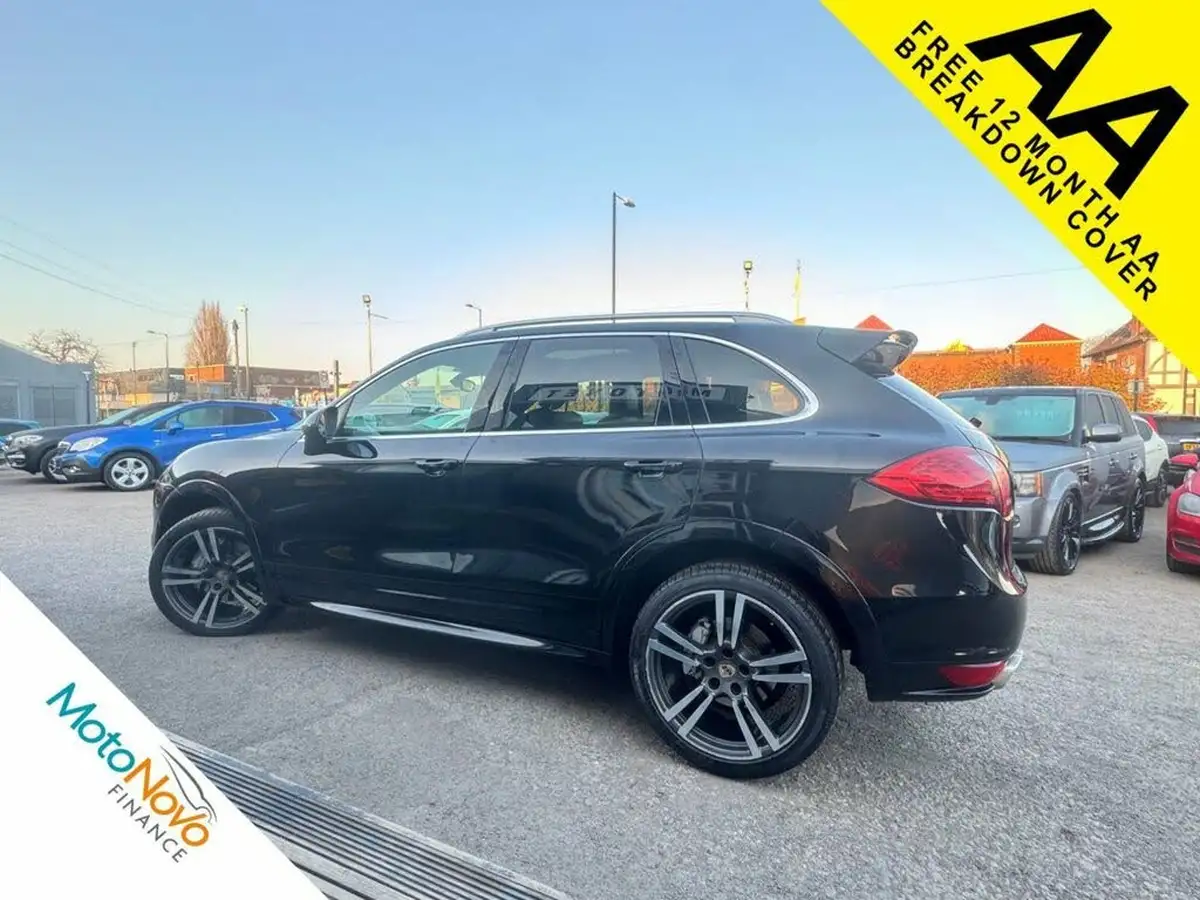 2013-porsche-cayenne-big-20