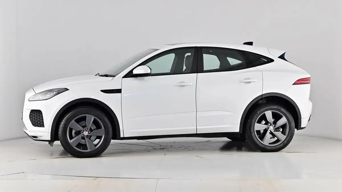 2020-jaguar-e-pace-20-i4d-chequered-flag-180ps-big-61