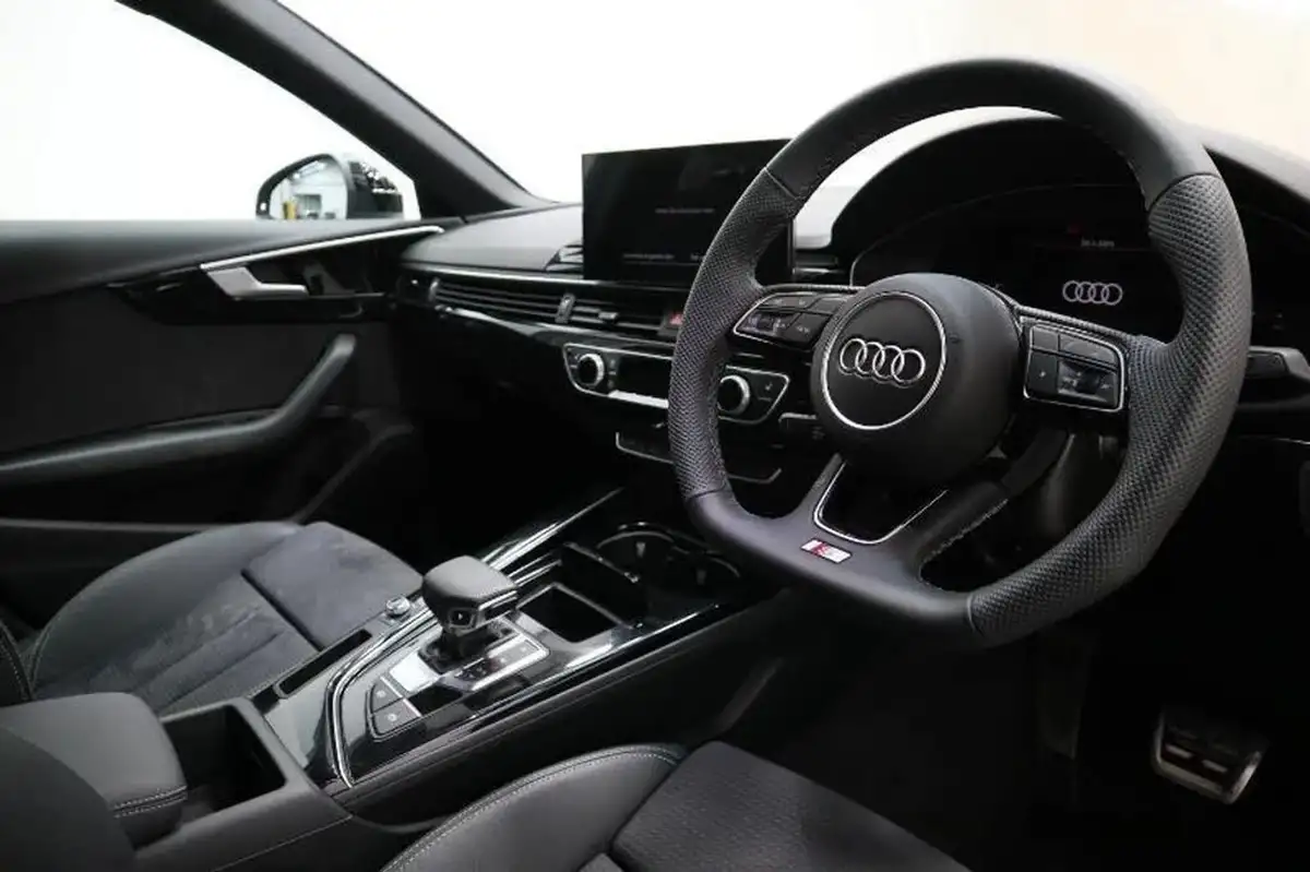 2024-audi-a4-20-40-tfsi-black-edition-big-18