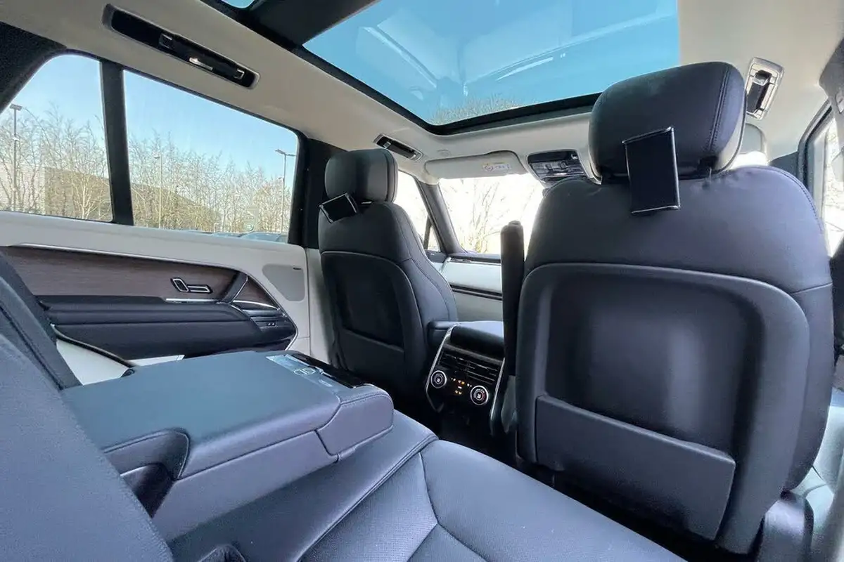 2023-land-rover-range-rover-30-p440e-se-big-47