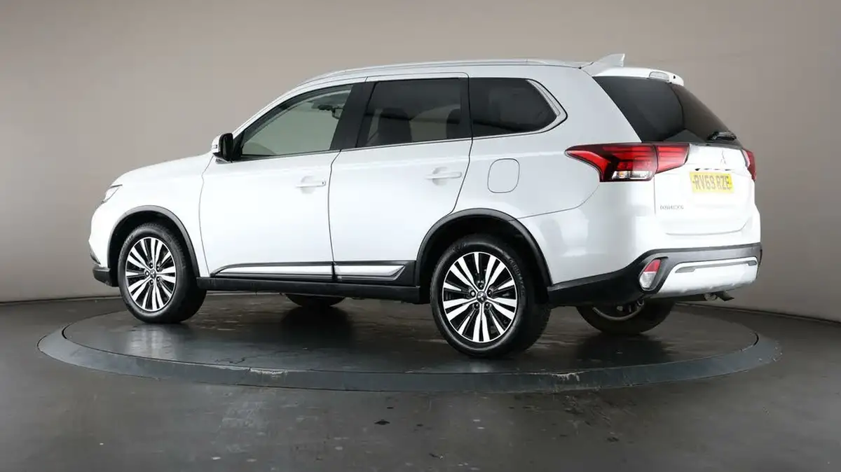 2019-mitsubishi-outlander-20-exceed-big-68