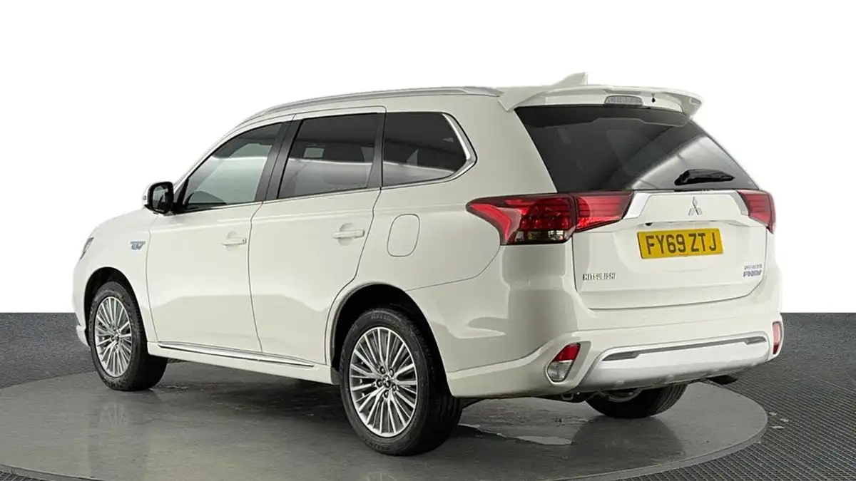 2019-mitsubishi-outlander-24-4h-phev-big-5