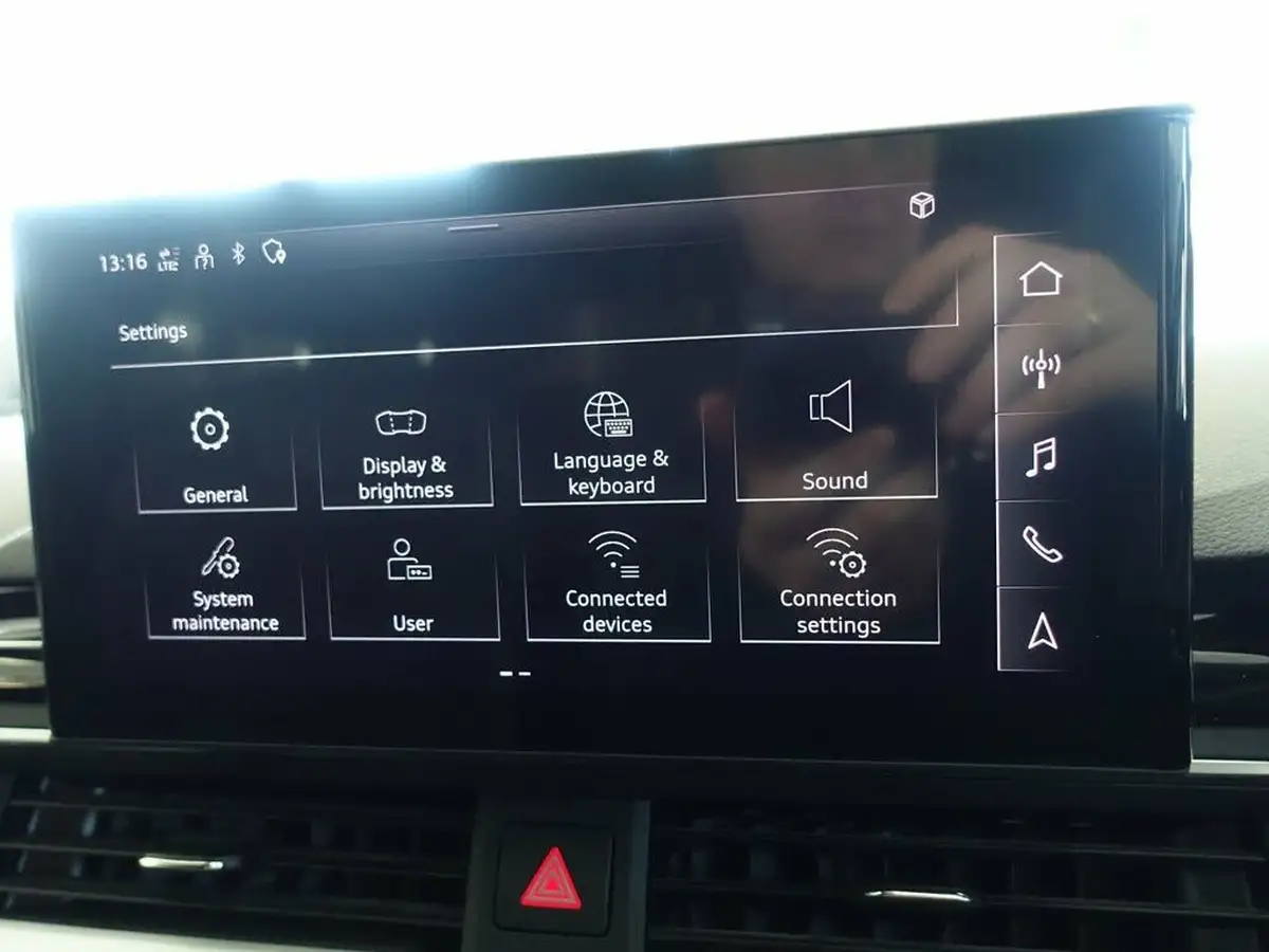 2020-audi-a4-avant-20-30-tdi-s-line-big-35