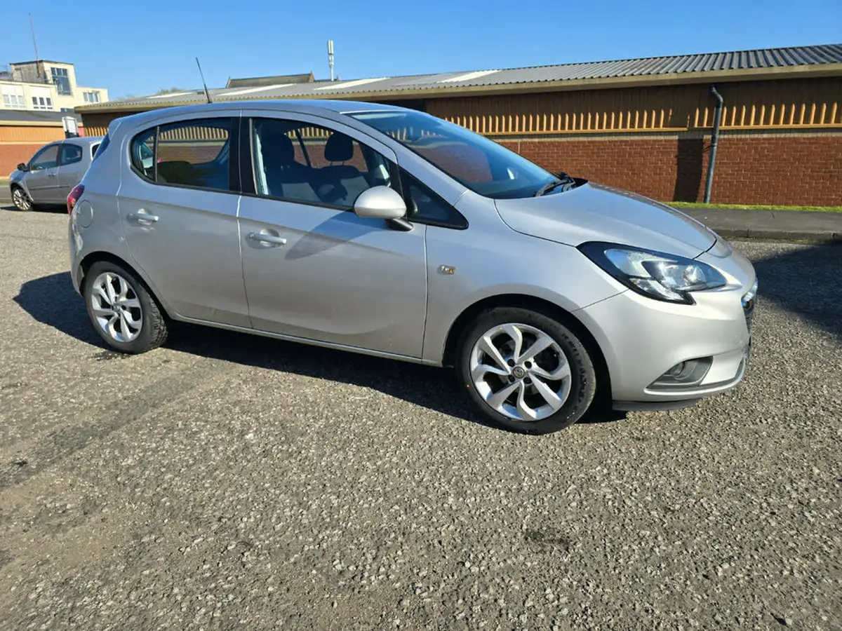 2015-vauxhall-corsa-14-excite-ac-90ps-ecoflex-5d-1398cc-big-3