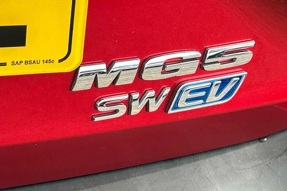 2021-mg-mg5-e-excite-ev-big-24