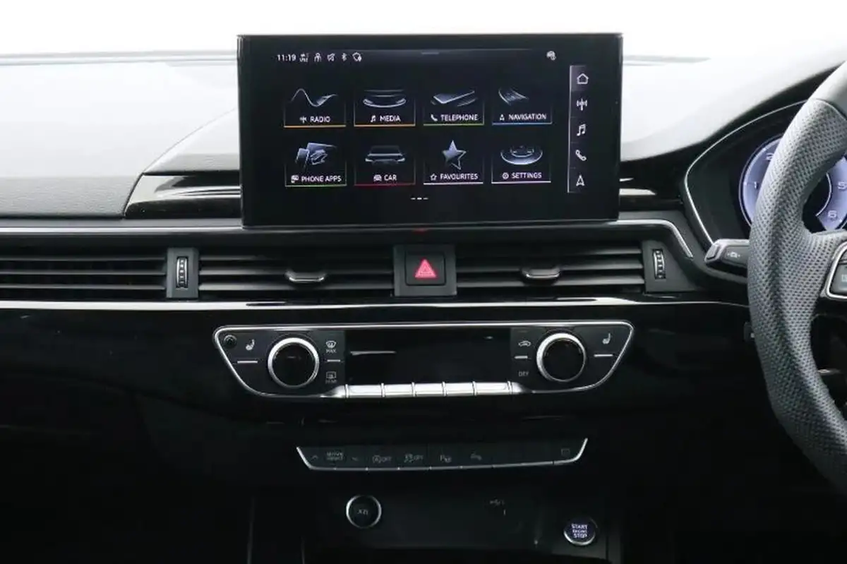 2024-audi-a4-avant-20-35-tdi-black-edition-big-12