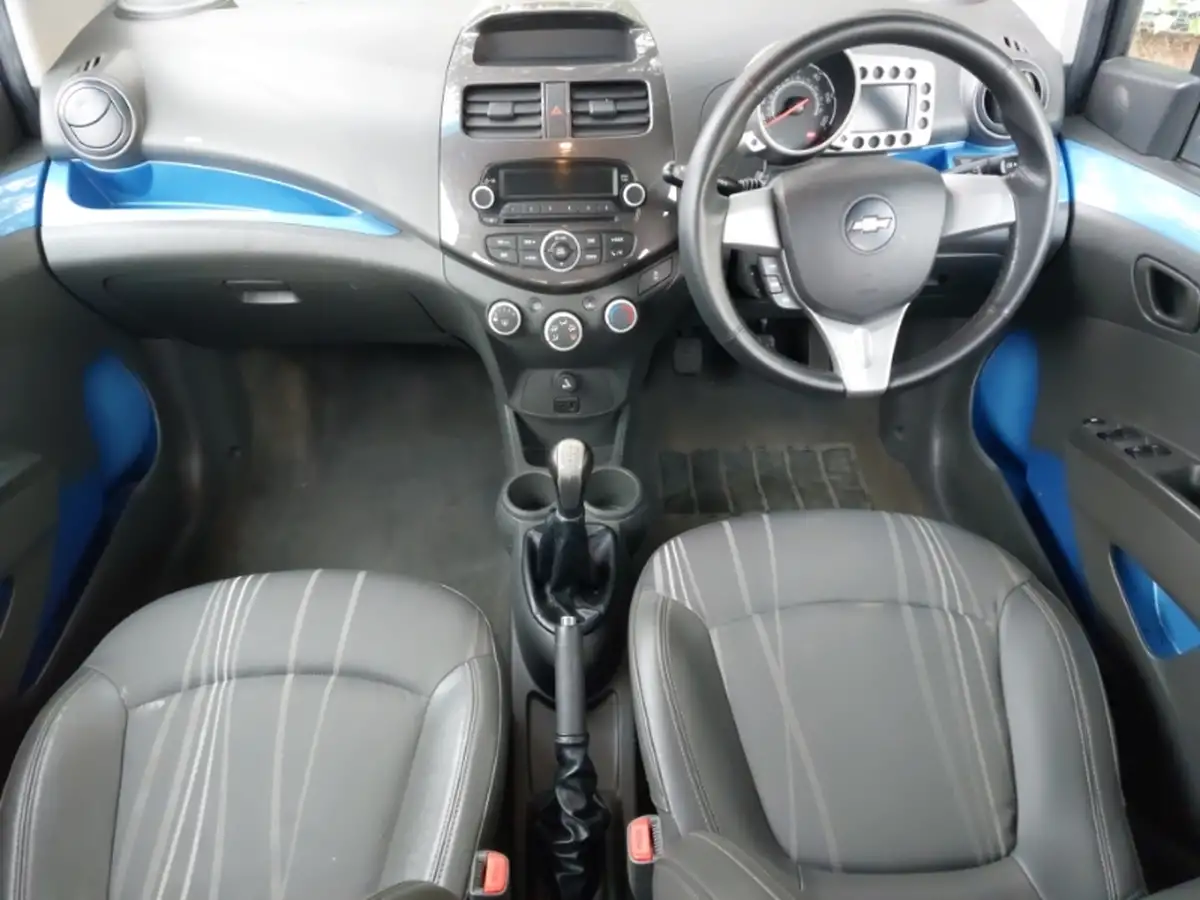 2023-mazda-mazda2-15-skyactiv-g-se-l-big-2