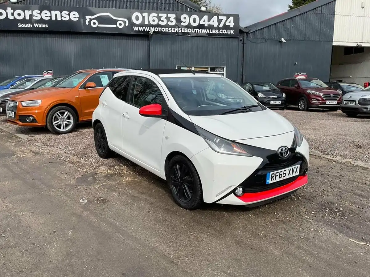 2015-toyota-aygo-10-vvt-i-x-pression-5d-big-48