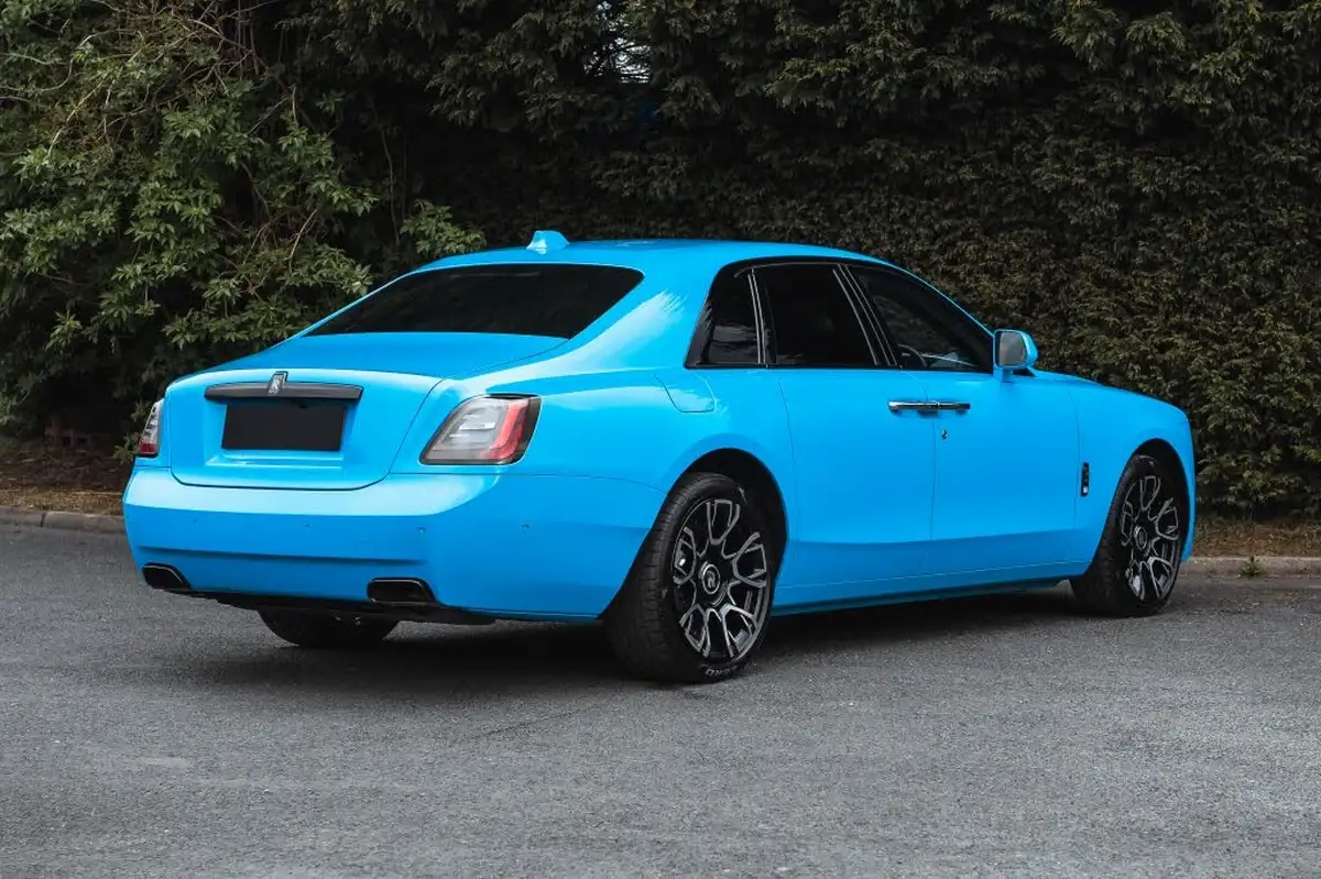 2024-rolls-royce-ghost-675-black-badge-big-11