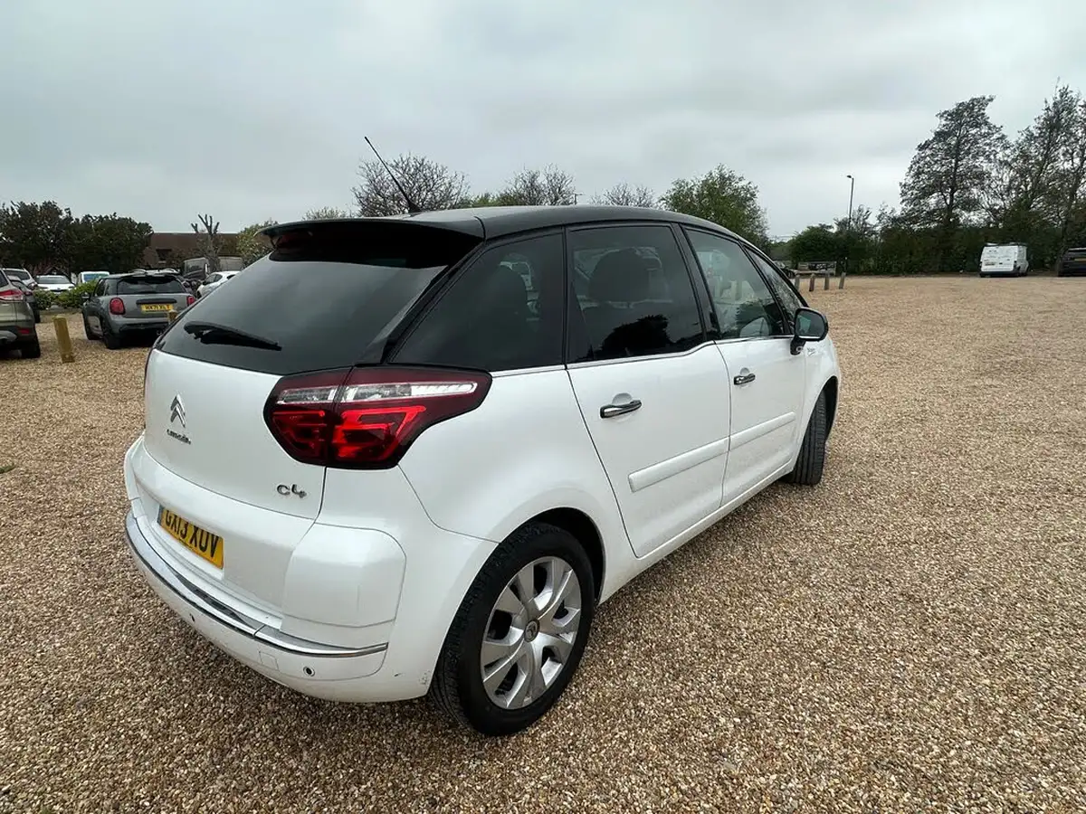 2013-citroen-c4-picasso-16e-hdi-platinum-big-5